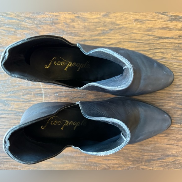 Free People Charm Double V Navy Blue Leather Pointed Toe Boots EUR 38 - Picture 13 of 15